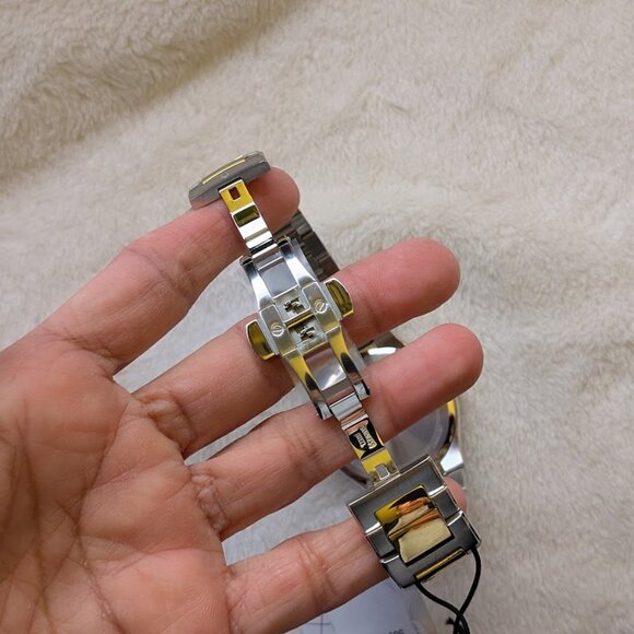 ⬇️PD⬇️BULOVA Gold and Silver Watch with Elegant Design and Link Bracelet - Picture 12 of 14